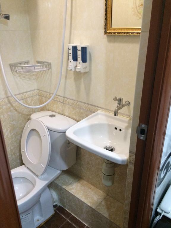 Gold Sparrow Hotel Гонконг Экстерьер фото